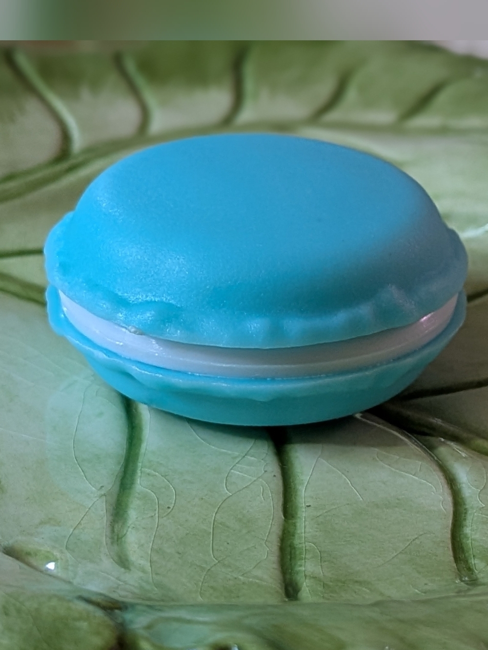 Blue Macaroon Pin Surprise - Picture 2 of 4